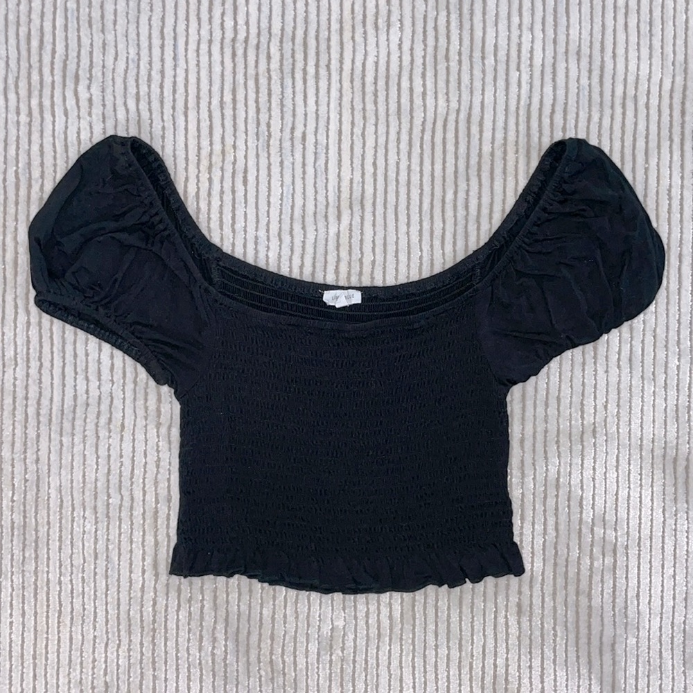 Black Short Sleeve Top - Size: M